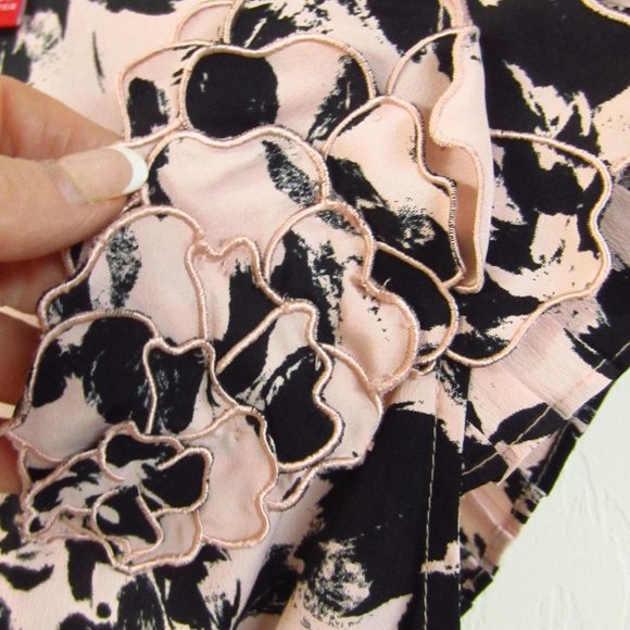 Elle Applicae shoulder soft pink/blck dress - Picture 5 of 8